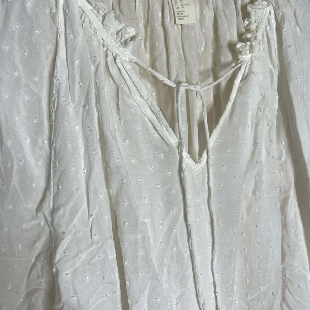 H&M Women’s White V-Neck Spotted Ruffled Long Sleeve Blouse Size 10 - Picture 3 of 6